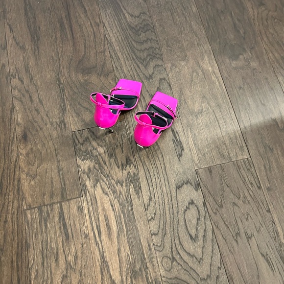 Versace - 110mm Pin Point Ankle Strap Sandals - Picture 10 of 11